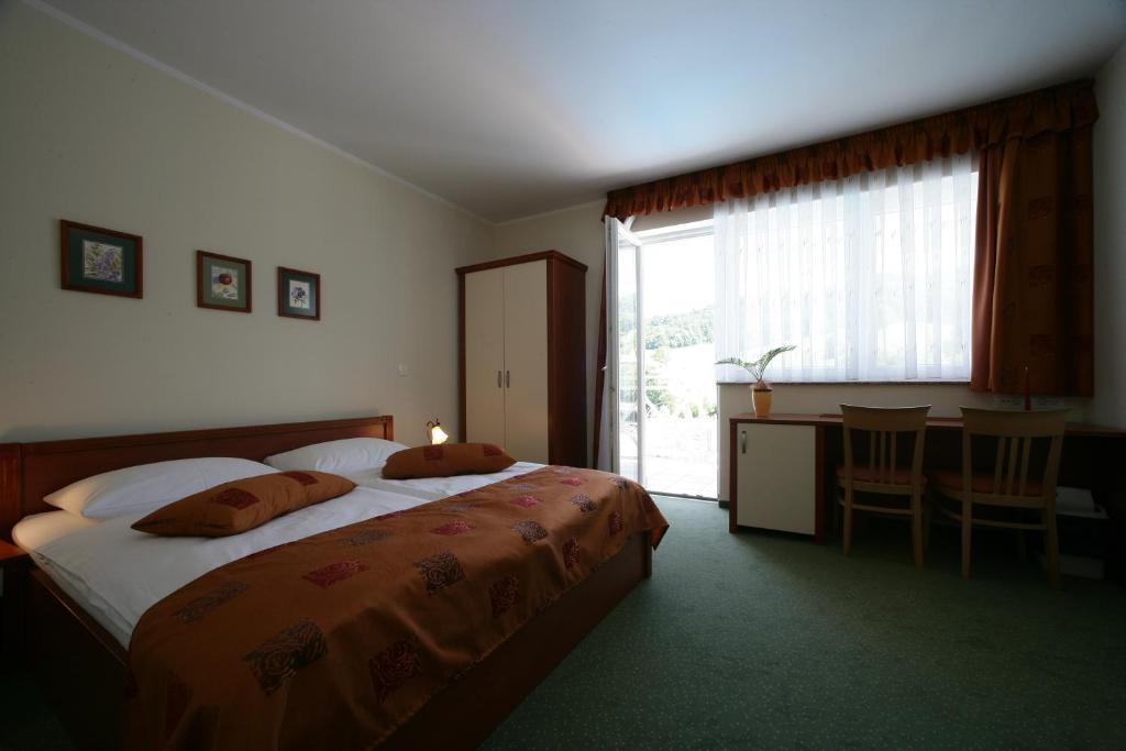Hotel Aqua Roma Rimske Toplice Room photo